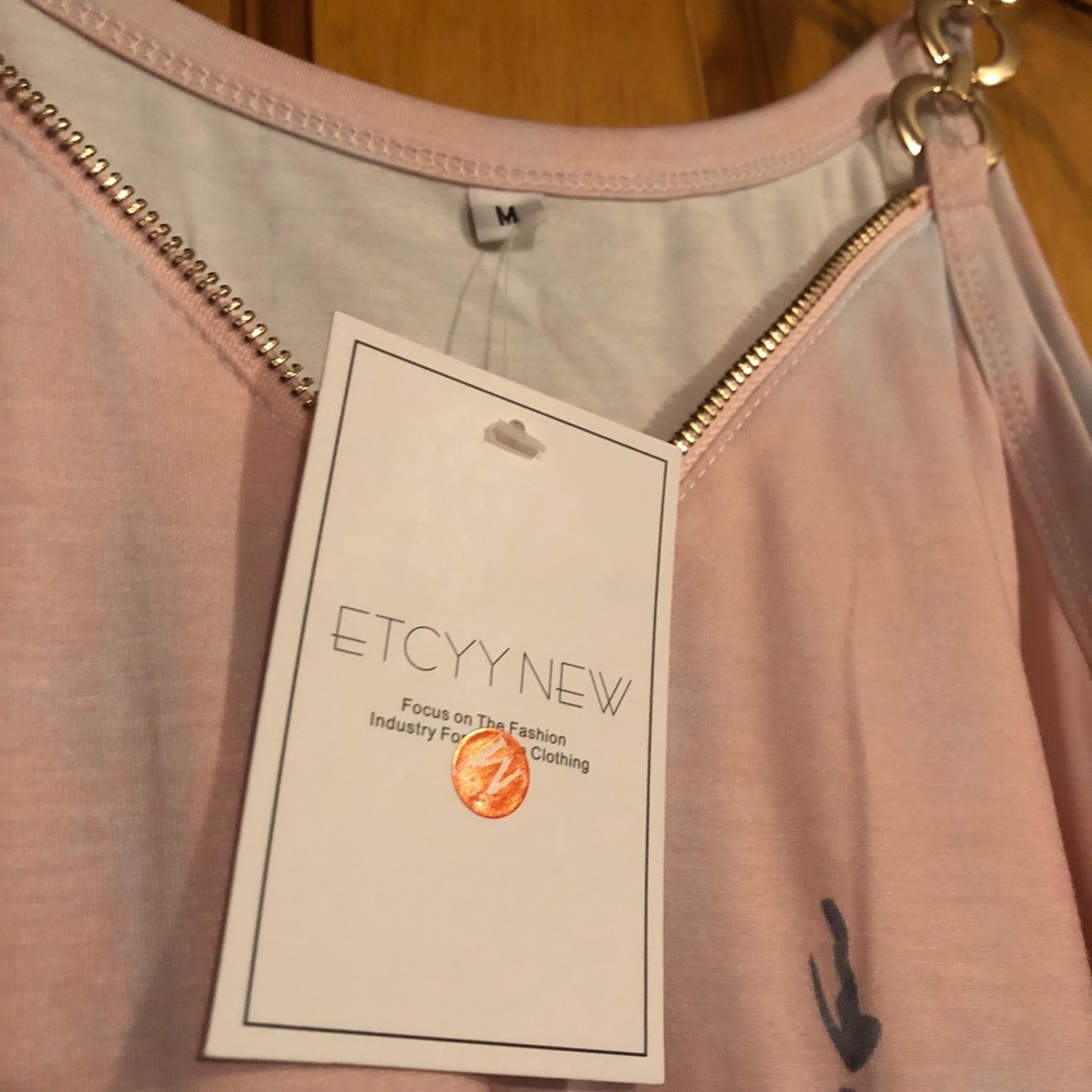 Tank top, never worn, from Amazon - Picture 2 of 4